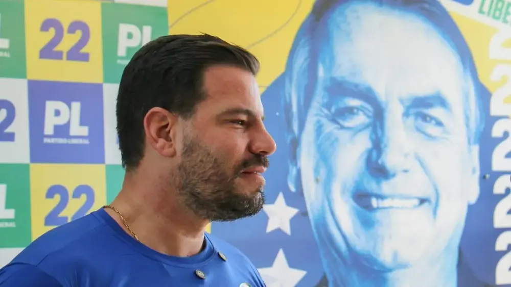 Contar abre campanha ao Senado com ato e críticas ao PT
